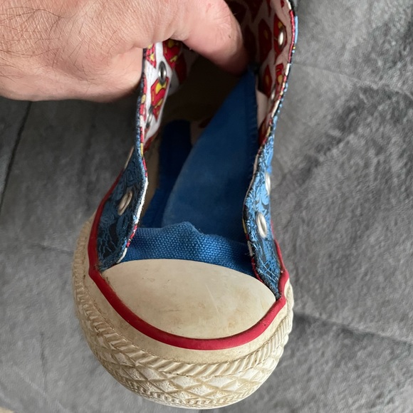 RARE Superman Converse Canvas Shoes - Picture 6 of 10